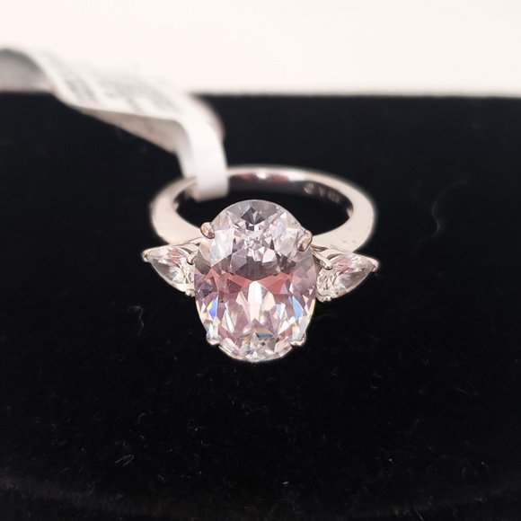 Semi Precious Swarovski Cubic Zirconia Ring (Size 7) - Picture 4 of 11